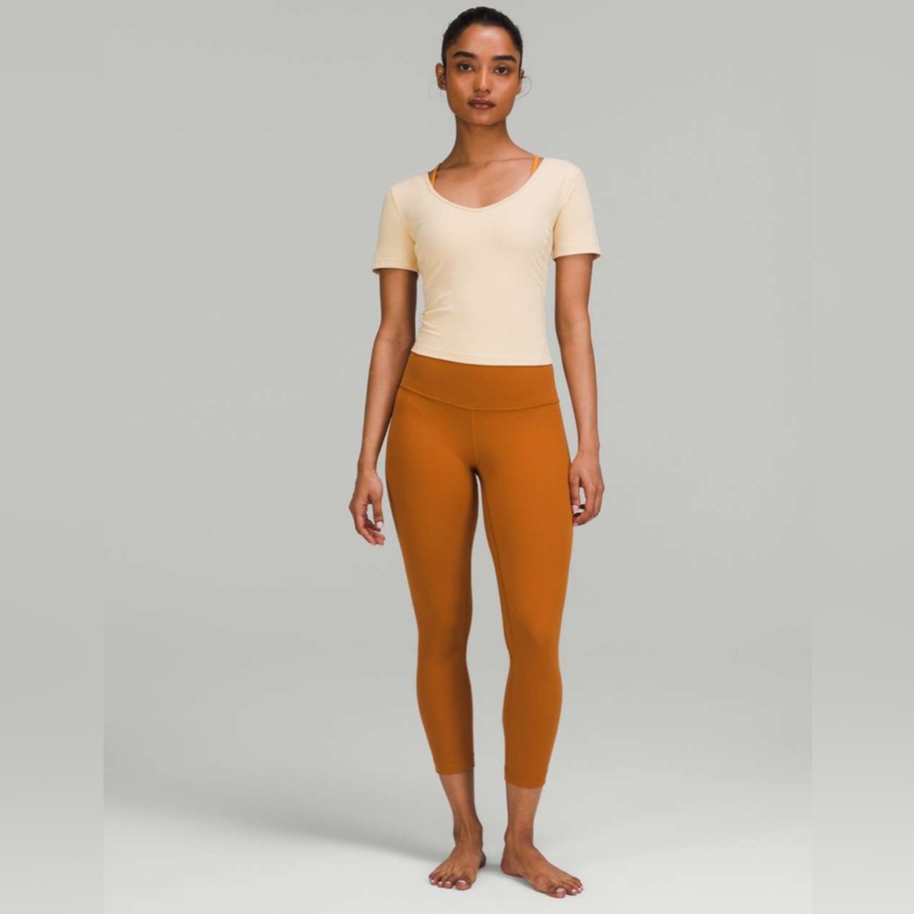Lululemon Align T-Shirt
Prosecco
Size: 8
NWT
P101